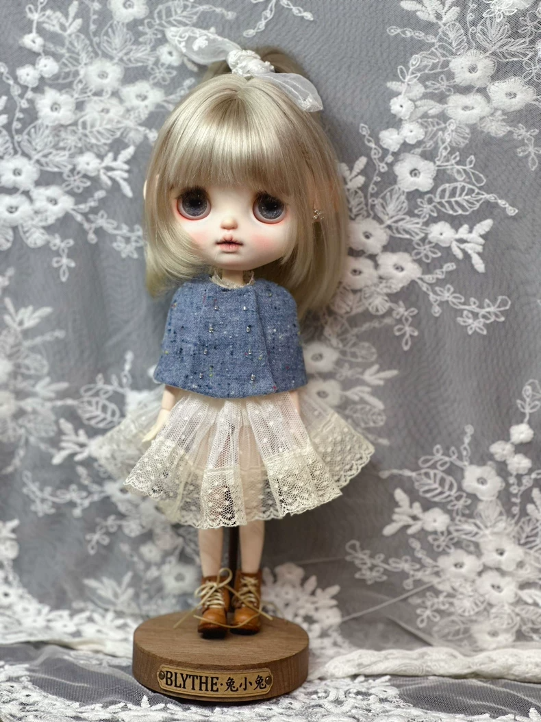 Elegant Blue Blythe Doll Outfit: Vintage-Inspired Capelet & Lace Ensemble for Collectors - Image 3