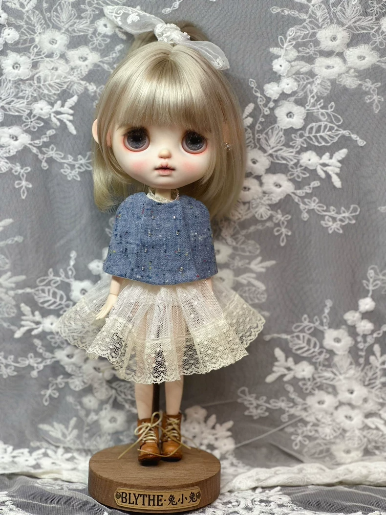 Elegant Blue Blythe Doll Outfit: Vintage-Inspired Capelet & Lace Ensemble for Collectors - Image 4