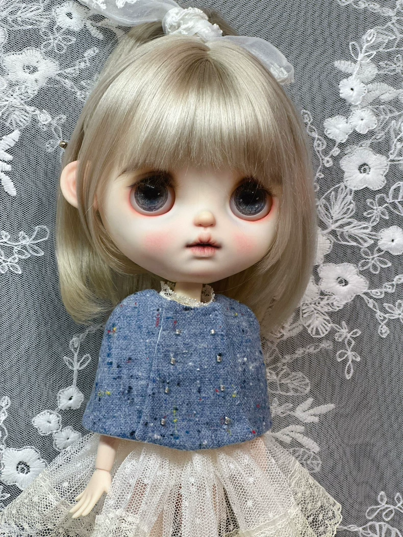 Elegant Blue Blythe Doll Outfit: Vintage-Inspired Capelet & Lace Ensemble for Collectors - Image 5