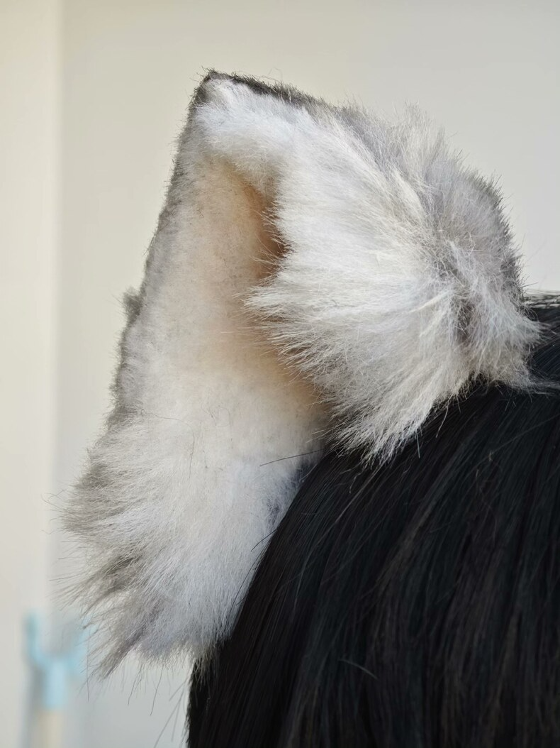 Luxury Plush Cat Ears for Cosplay & Fashion - Image 1
