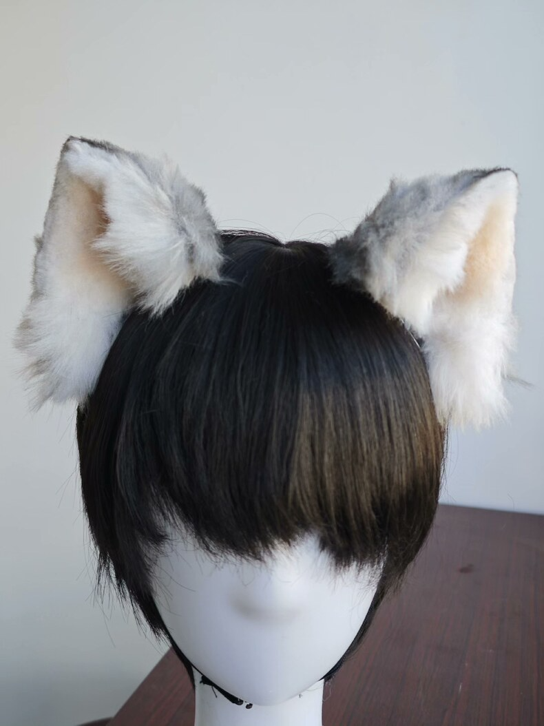 Luxury Plush Cat Ears for Cosplay & Fashion - Image 3