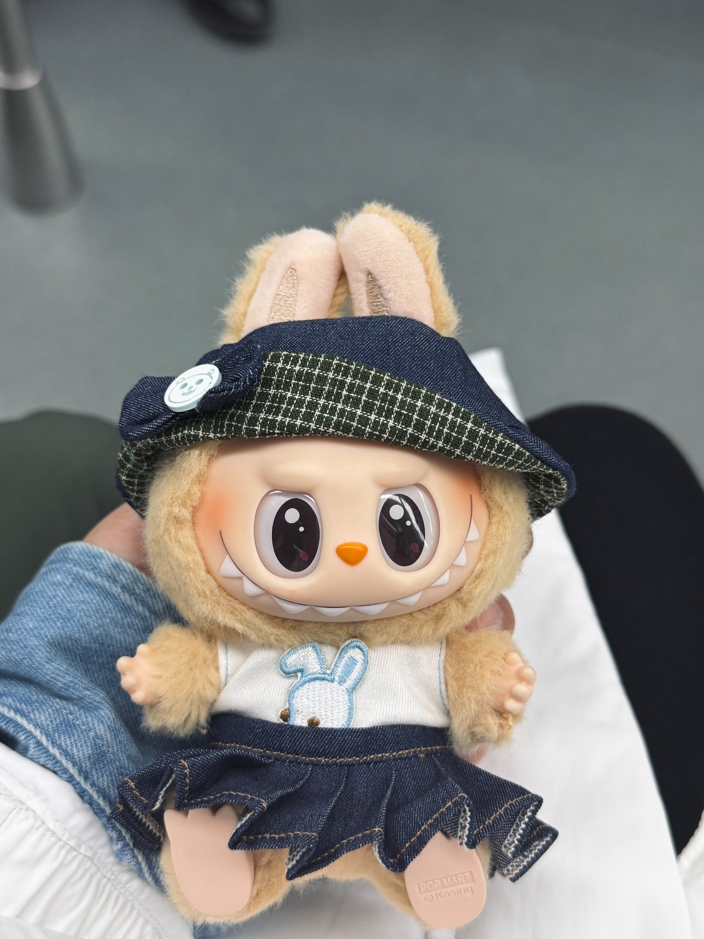 Adorable LABUBU Rabbit Outfit: Stylish T-Shirt, Denim Skirt & Hat for Dolls – Perfect for Play & Collections! - Image 4