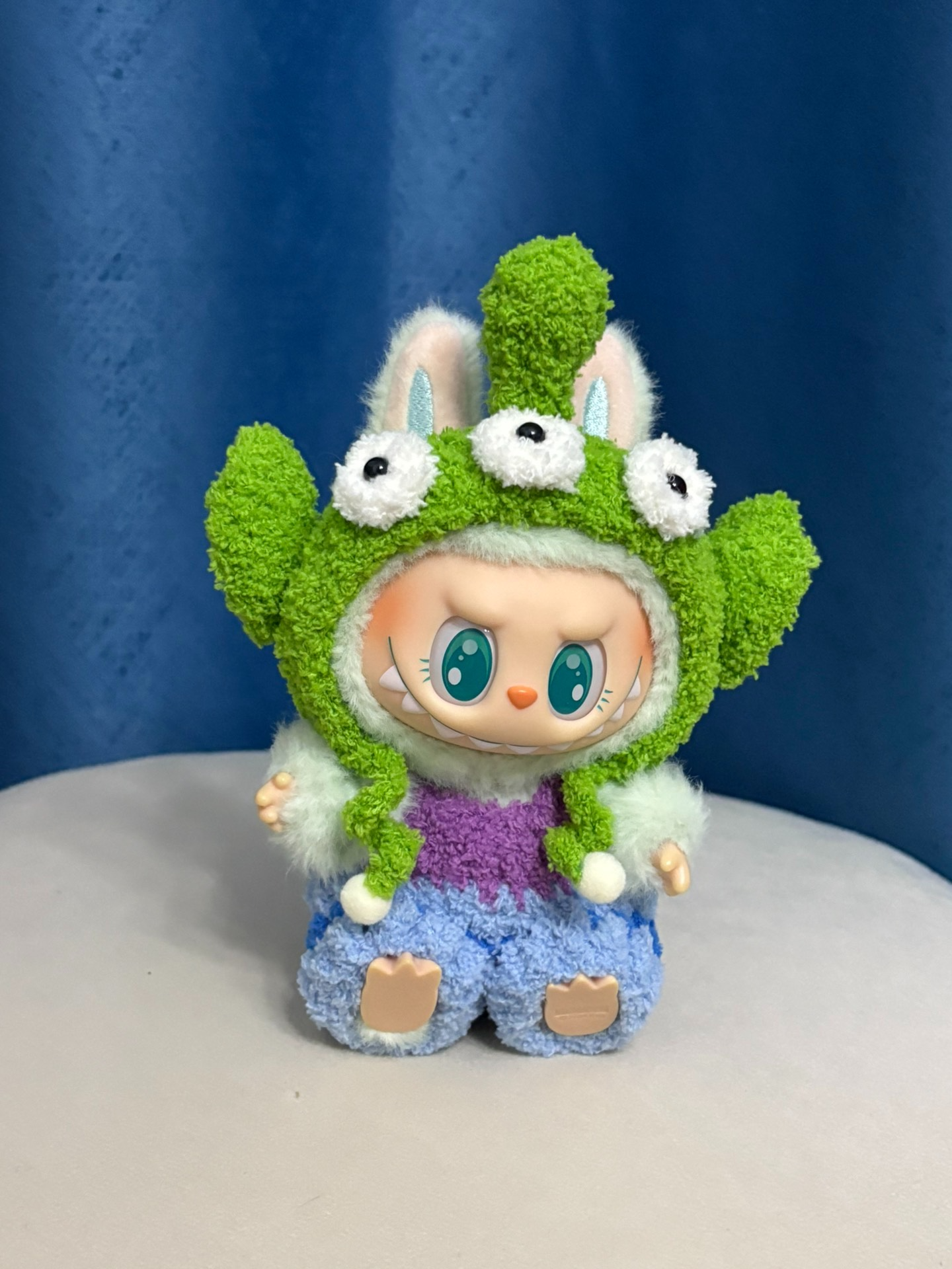Customizable Labubu Doll Outfit – Vibrant Three-Eyed Monster Plush Costume in Green, Purple & Blue - Image 6