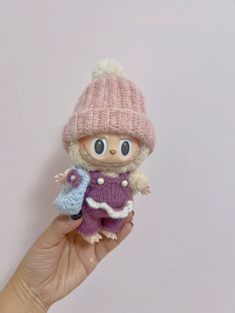 Charming Handcrafted Labubu Doll Outfit: Pink Hat, Purple Jumpsuit & Pastel Blue Handbag – Perfect for Collectors! - Image 1