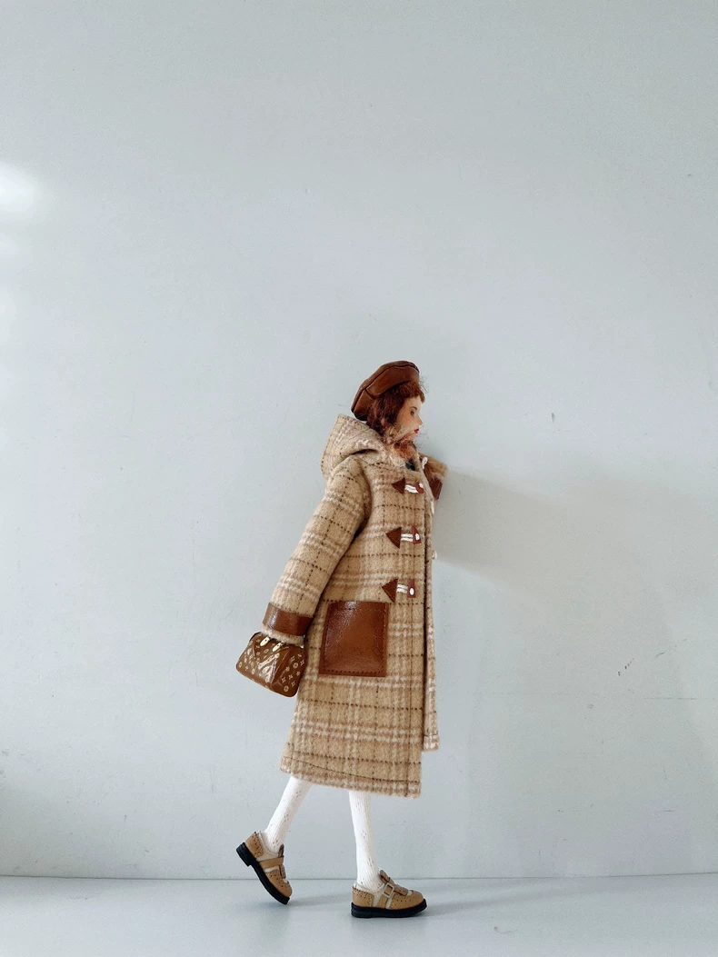 Timeless Autumn BJD 1/6 Doll Outfit: Woolen Coat & Stylish Accessories for Elegant College Aesthetic - Image 3