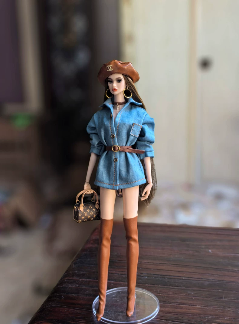 Stylish 1/6 Scale Doll Denim Jacket Dress Set with Beret & Accessories – Perfect for Collectors - Image 3