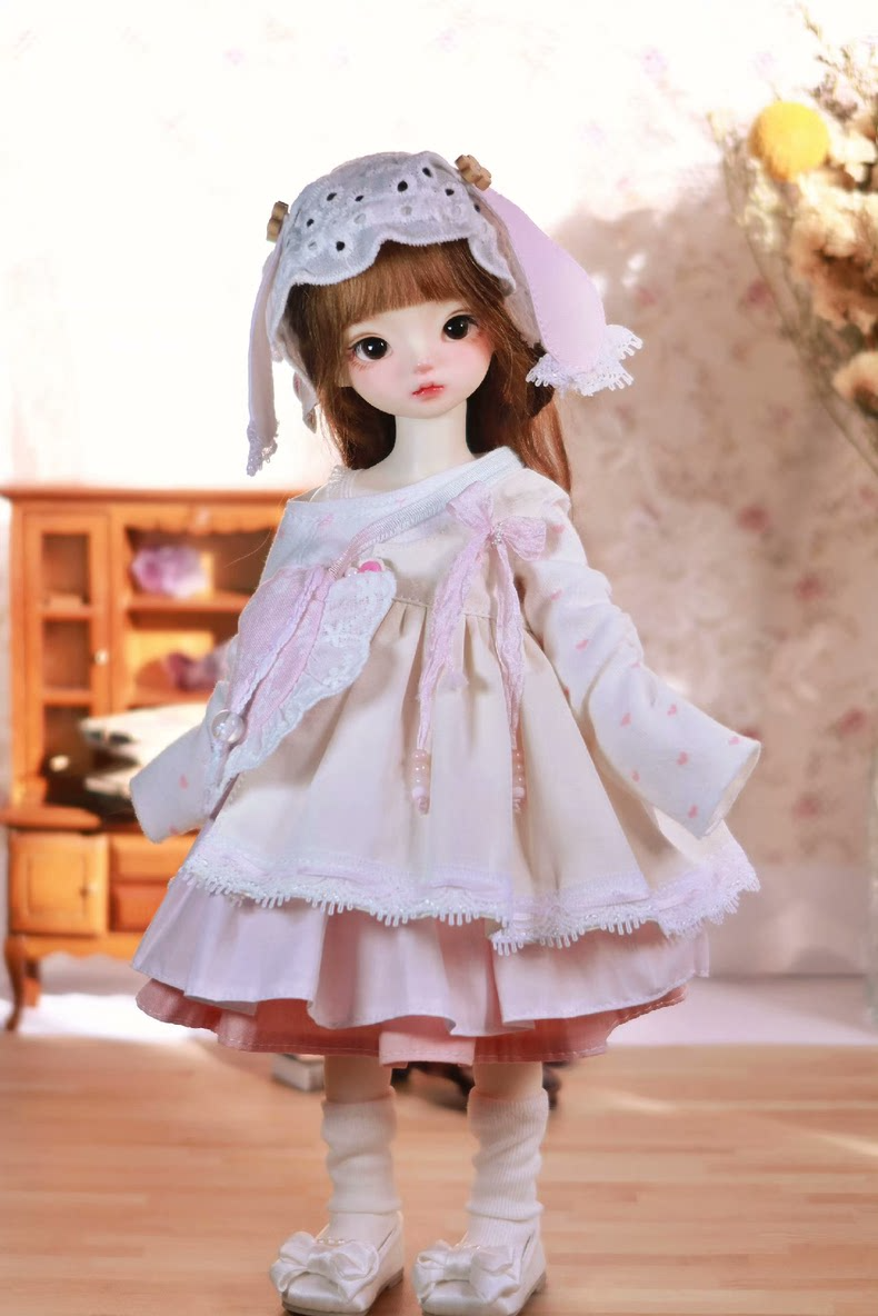 Elegant 1/6 BJD Doll Outfit: Pastel Dress, Petticoat & Accessories for Collectors - Image 1