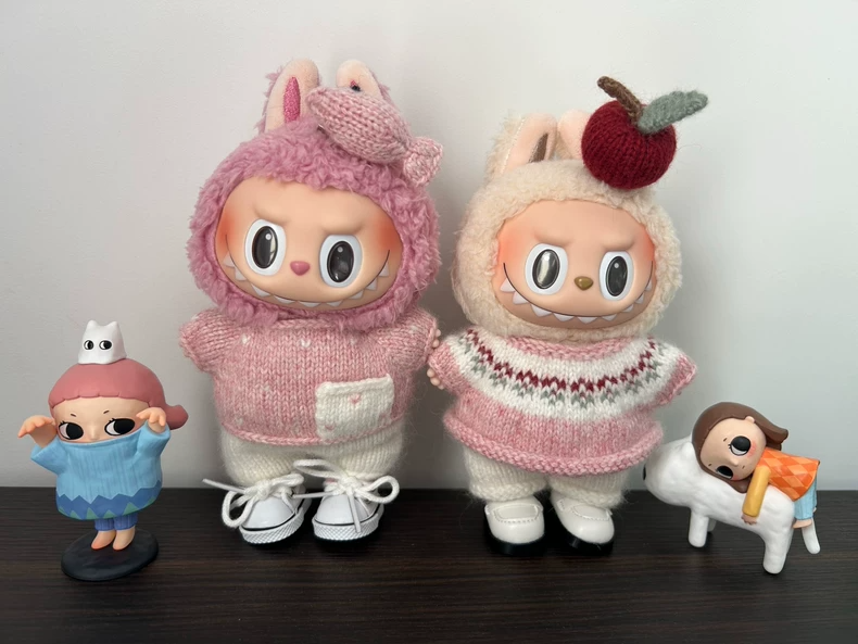 Adorable Pink & White LABUBU Outfits – Cozy Knitted Sweaters & Accessories for Collectible Figures - Image 1