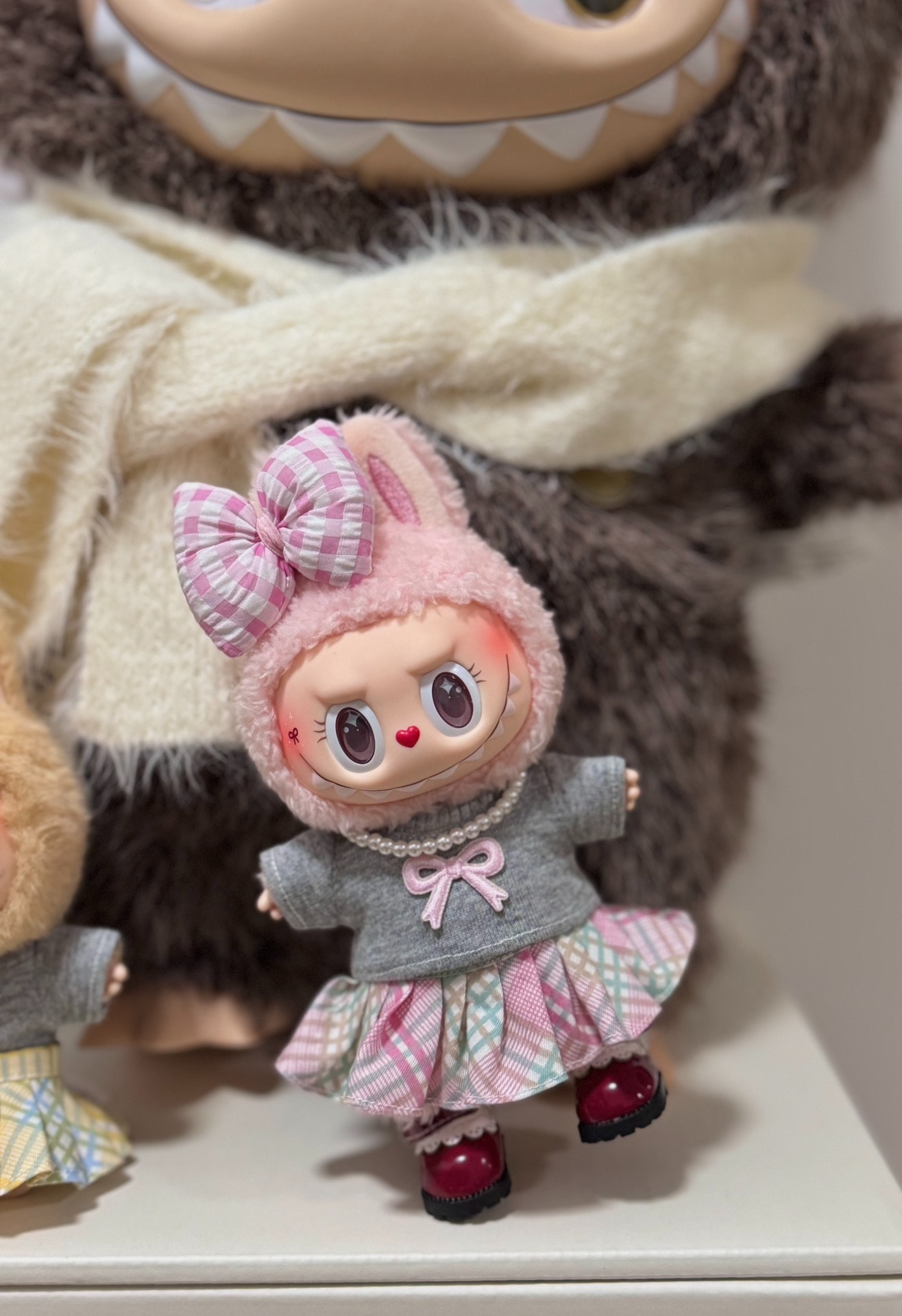 Charming LABUBU Doll Outfit: Cozy Sweater & Plaid Skirt Set – Perfect for Collectors & Enthusiasts - Image 5