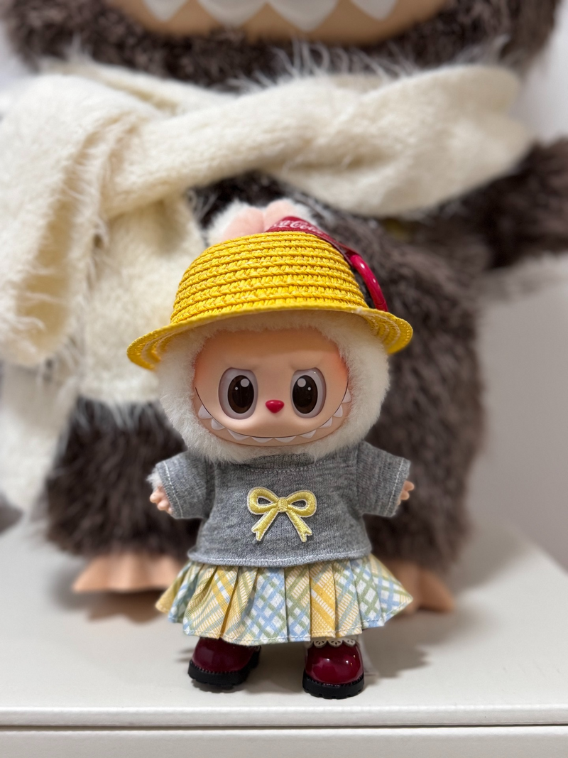 Charming LABUBU Doll Outfit: Cozy Sweater & Plaid Skirt Set – Perfect for Collectors & Enthusiasts - Image 6