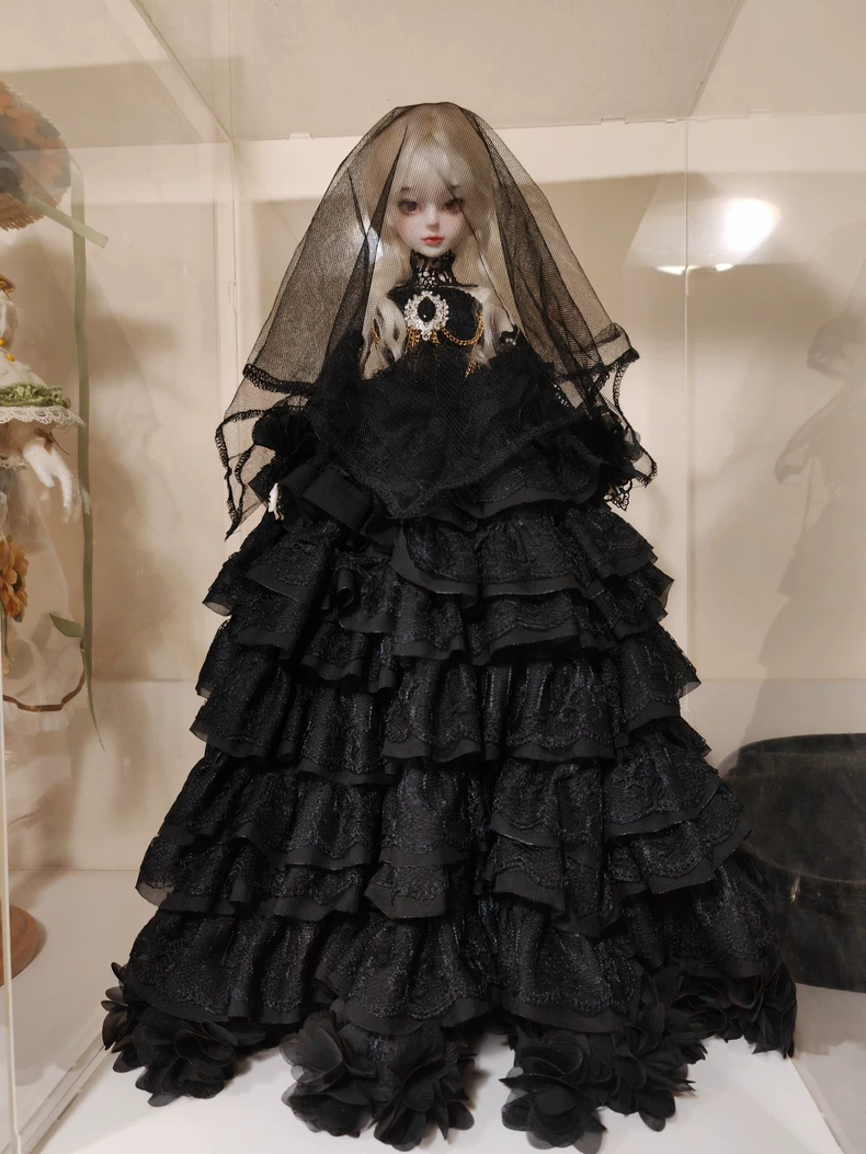 Gothic Victorian BJD 1/4 Outfit – Elegant Lace & Gold Embellished Doll Dress for Collectors - Image 3