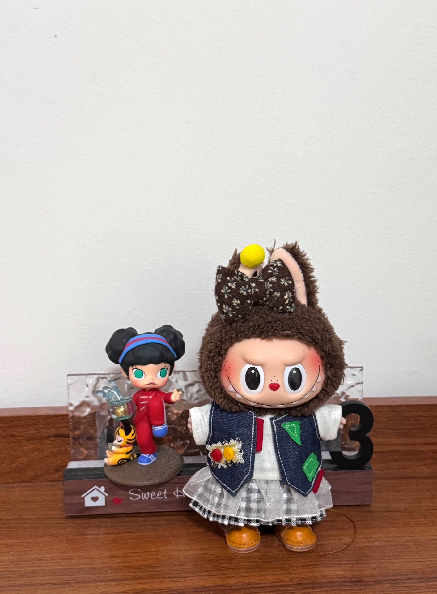 Charming Labubu Doll Outfit: Denim Vest, Plaid Skirt & Lace Details for 17cm Figures - Image 5