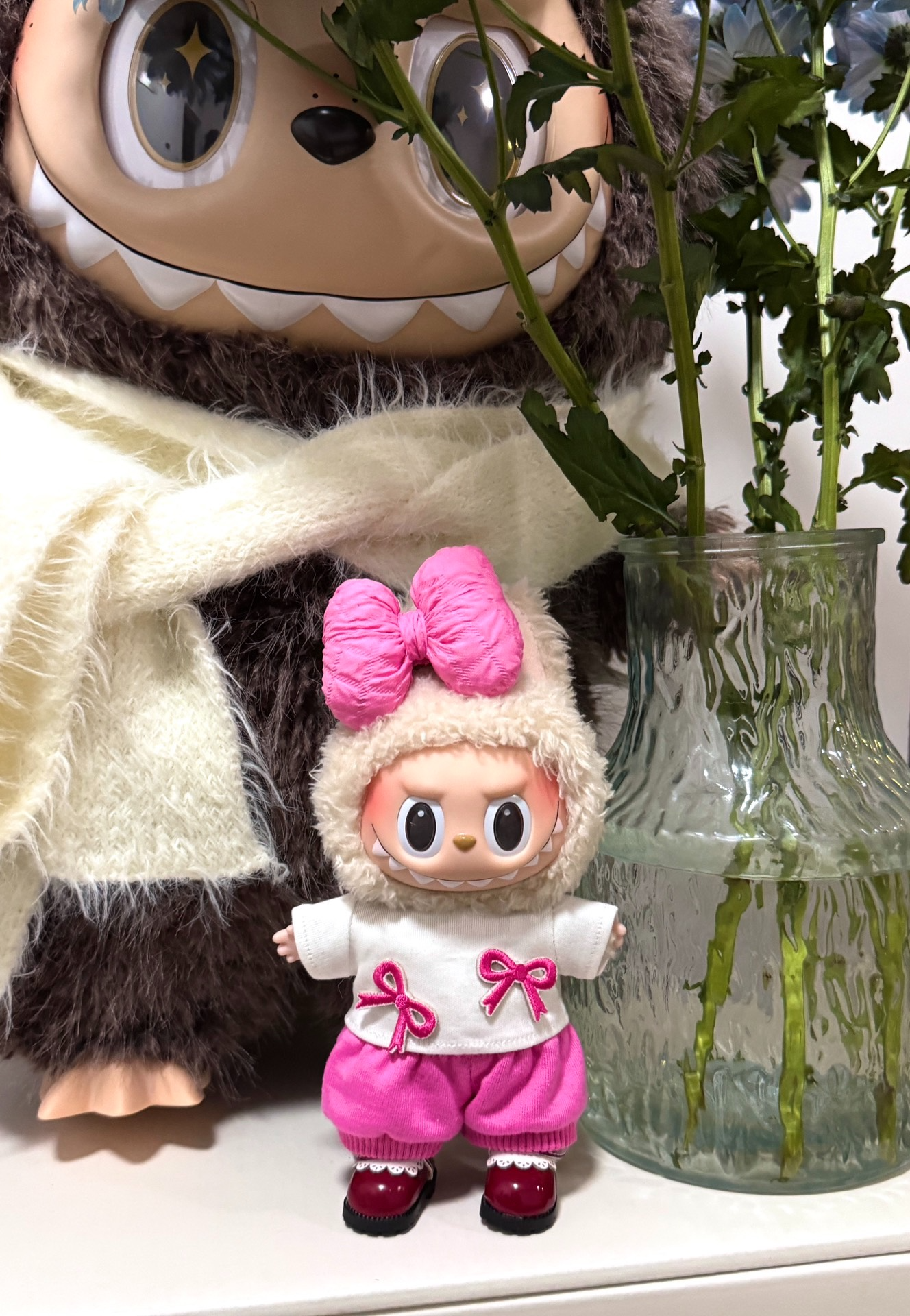 Adorable Labubu Doll Outfit: Pink & White Bow-Adorned Ensemble for Play & Display - Image 1