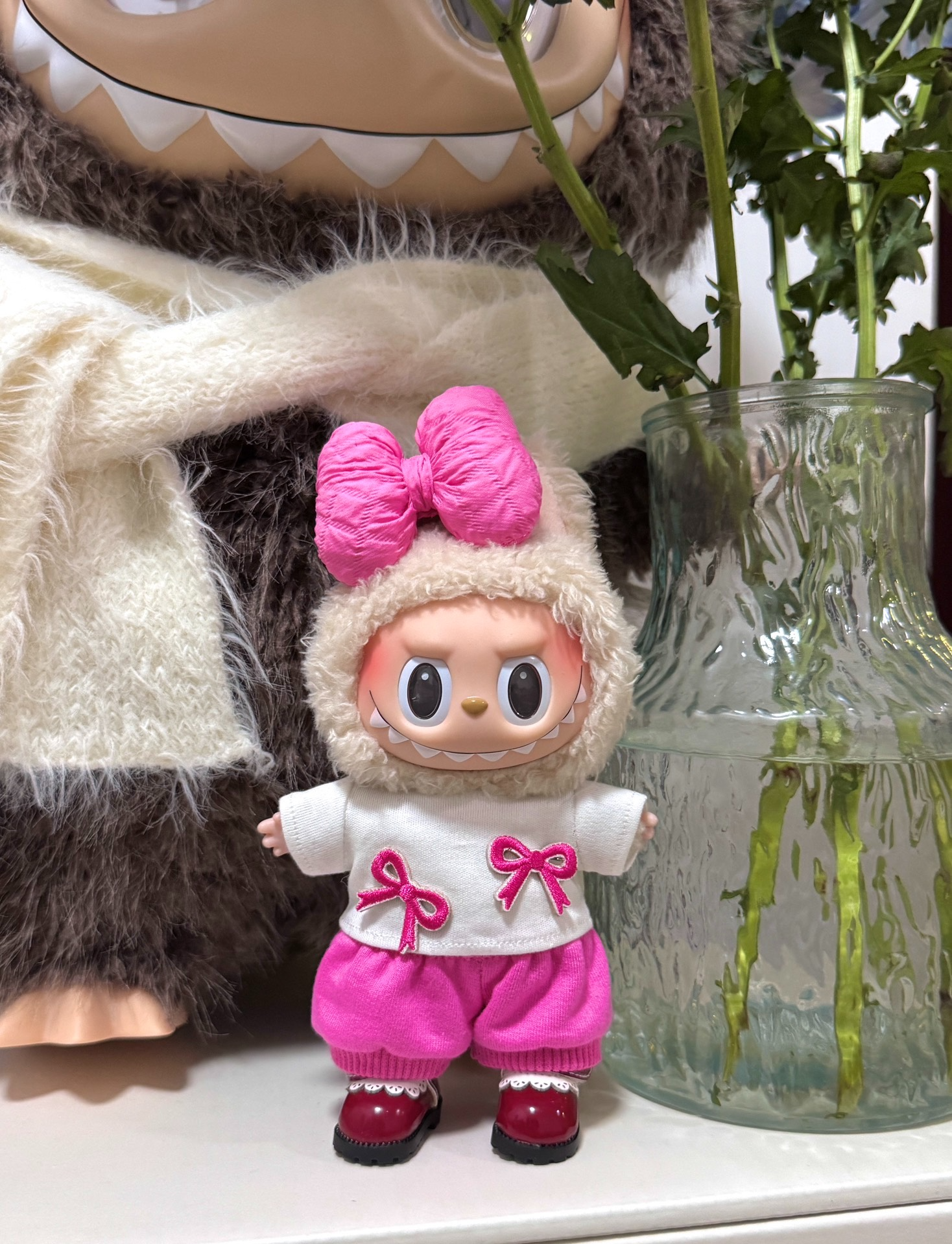 Adorable Labubu Doll Outfit: Pink & White Bow-Adorned Ensemble for Play & Display - Image 4