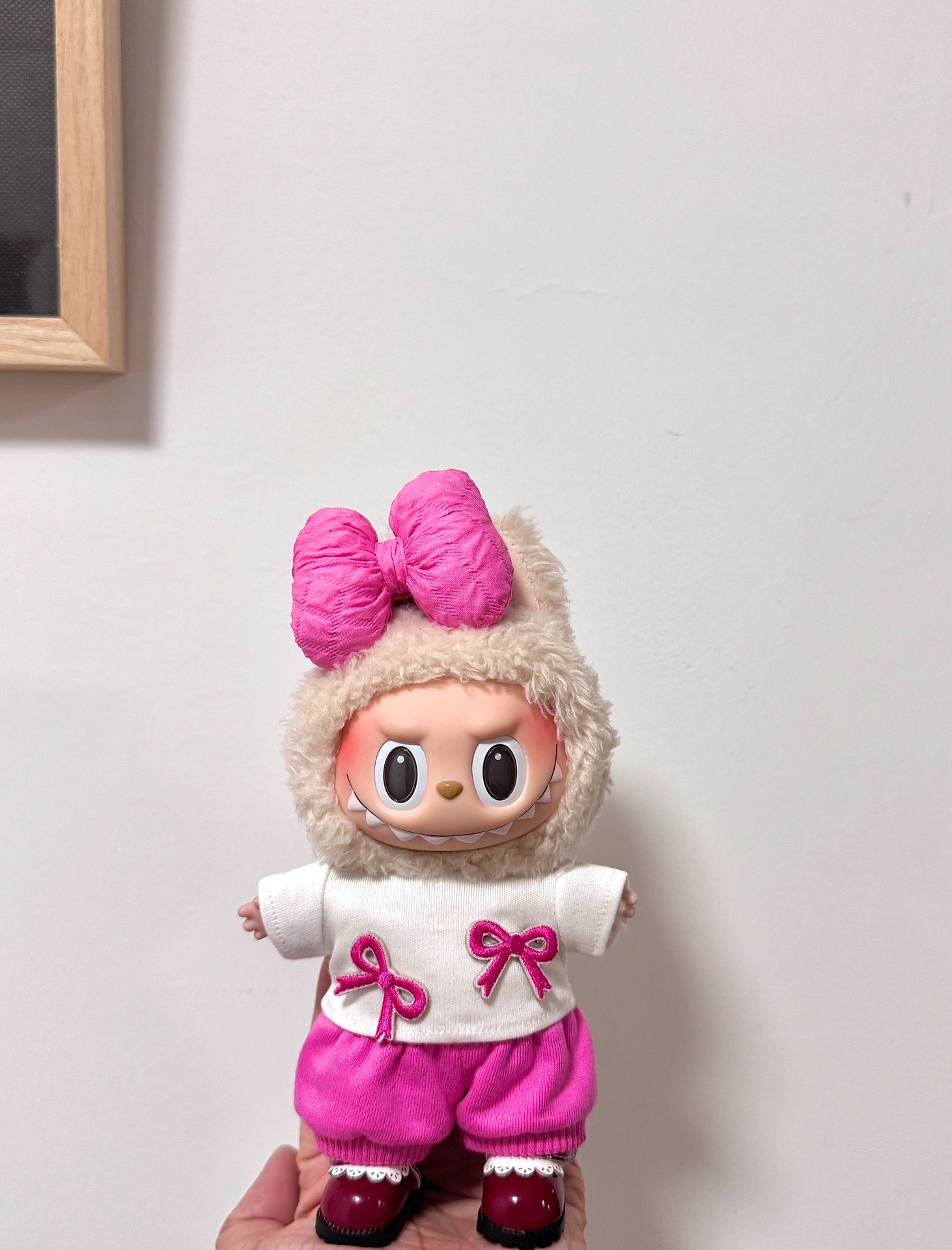 Adorable Labubu Doll Outfit: Pink & White Bow-Adorned Ensemble for Play & Display - Image 5