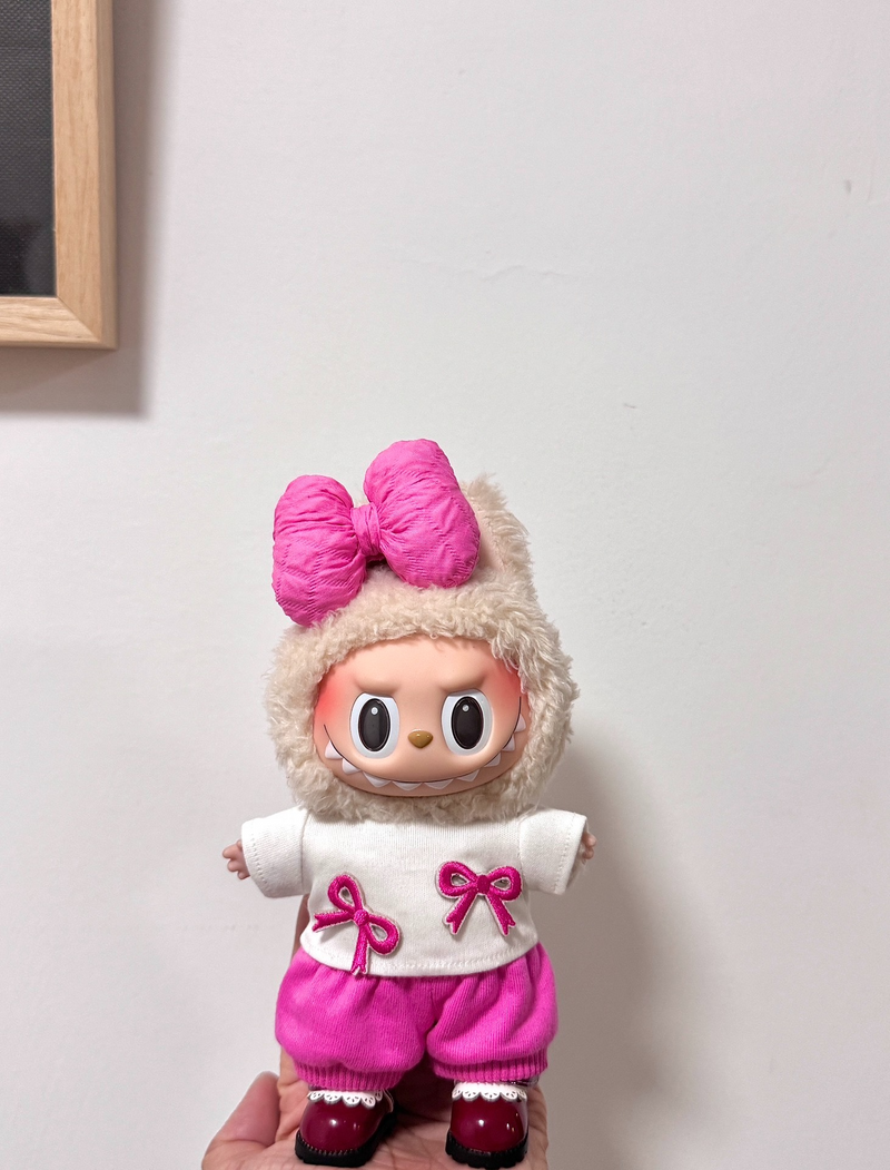 Adorable Labubu Doll Outfit: Pink & White Bow-Adorned Ensemble for Play & Display - Image 5