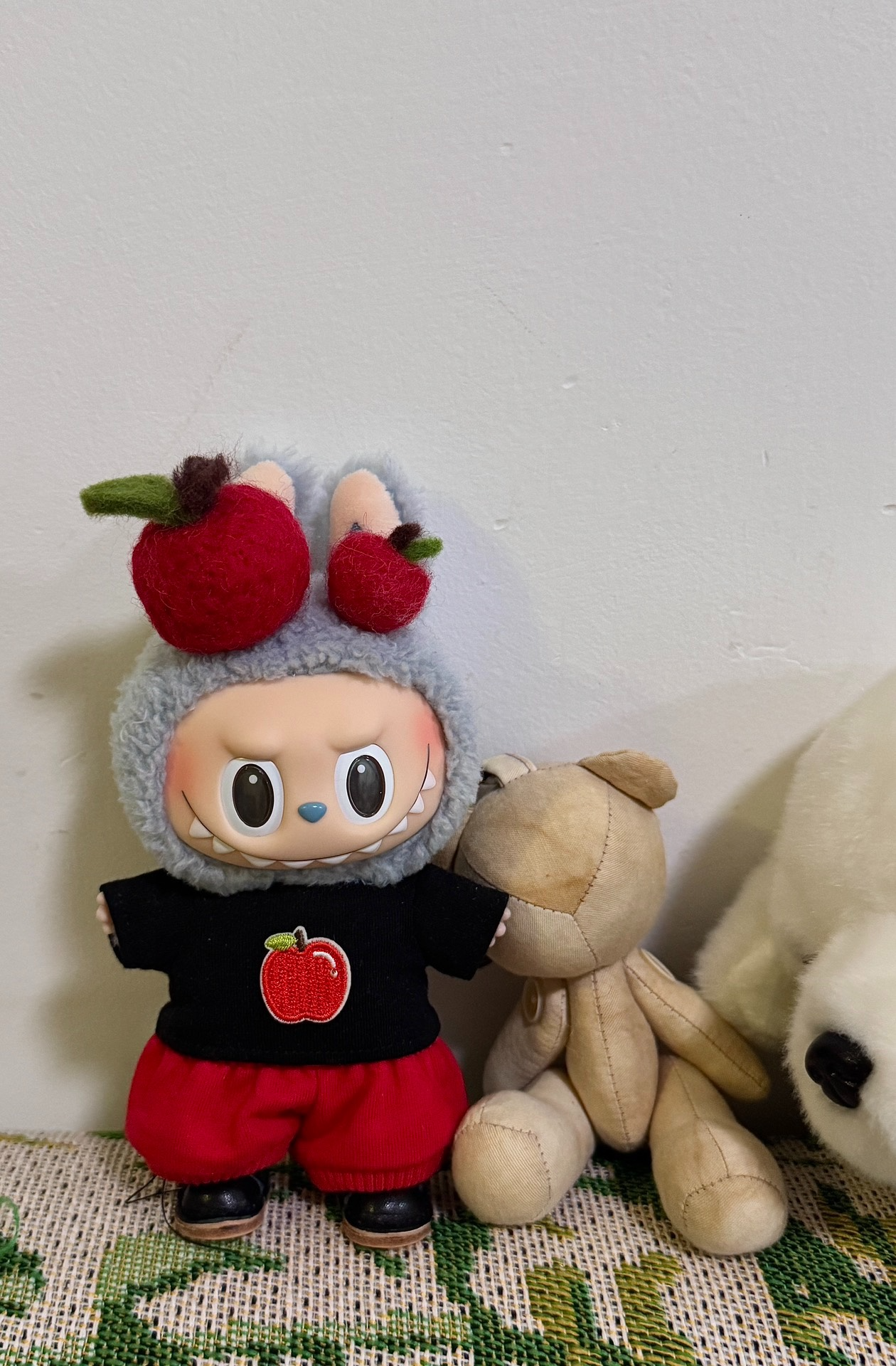 Whimsical Apple-Themed Labubu Doll Outfit – Vibrant, Playful & High-Quality Collectible Accessory - Image 7
