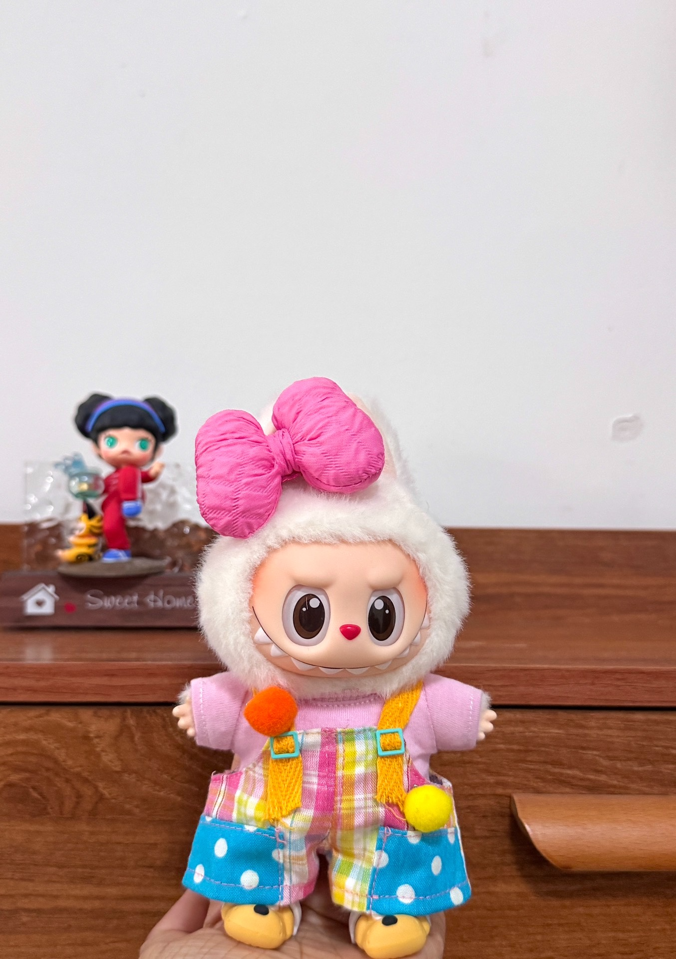 Adorable Pink Labubu Doll Outfit: Vibrant Plaid Overalls & T-Shirt for 17cm Figures - Image 3
