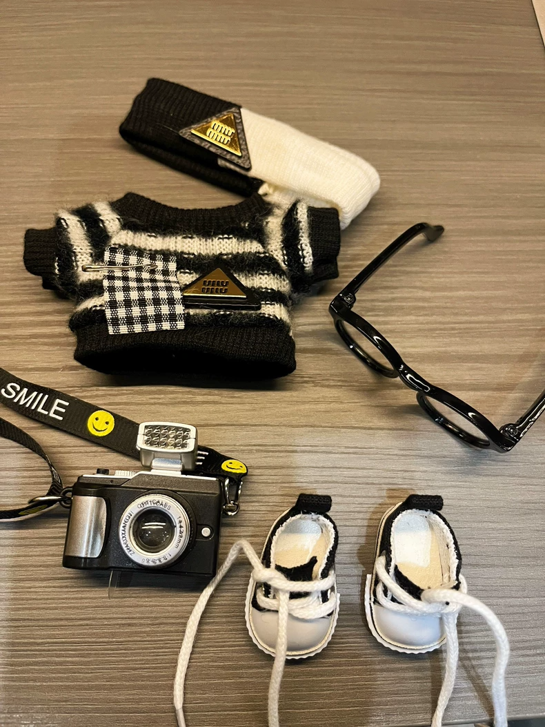 Trendy Labubu Outfit Set: Stylish Camera & Stripes Ensemble for Collectors - Image 2