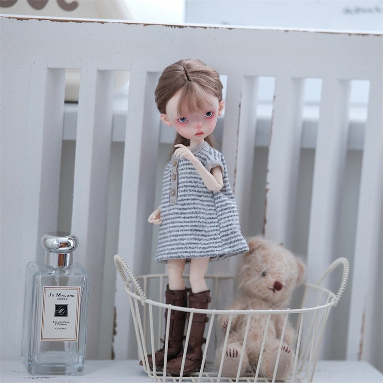 Minimalist Gray & White Striped BLYTHE Doll Outfit – Elegant, Versatile & High-Quality Knit Dress - Image 6