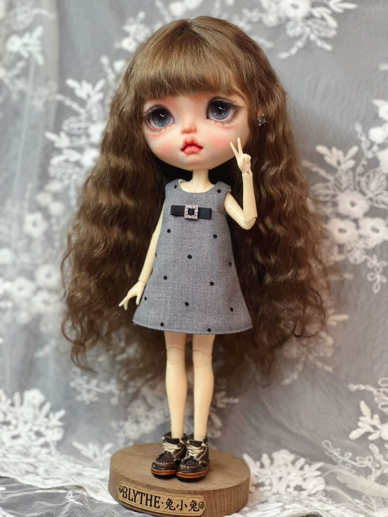 Charming Polka Dot Blythe Doll Dress – Elegant A-Line Outfit for ob24 Dolls - Image 2