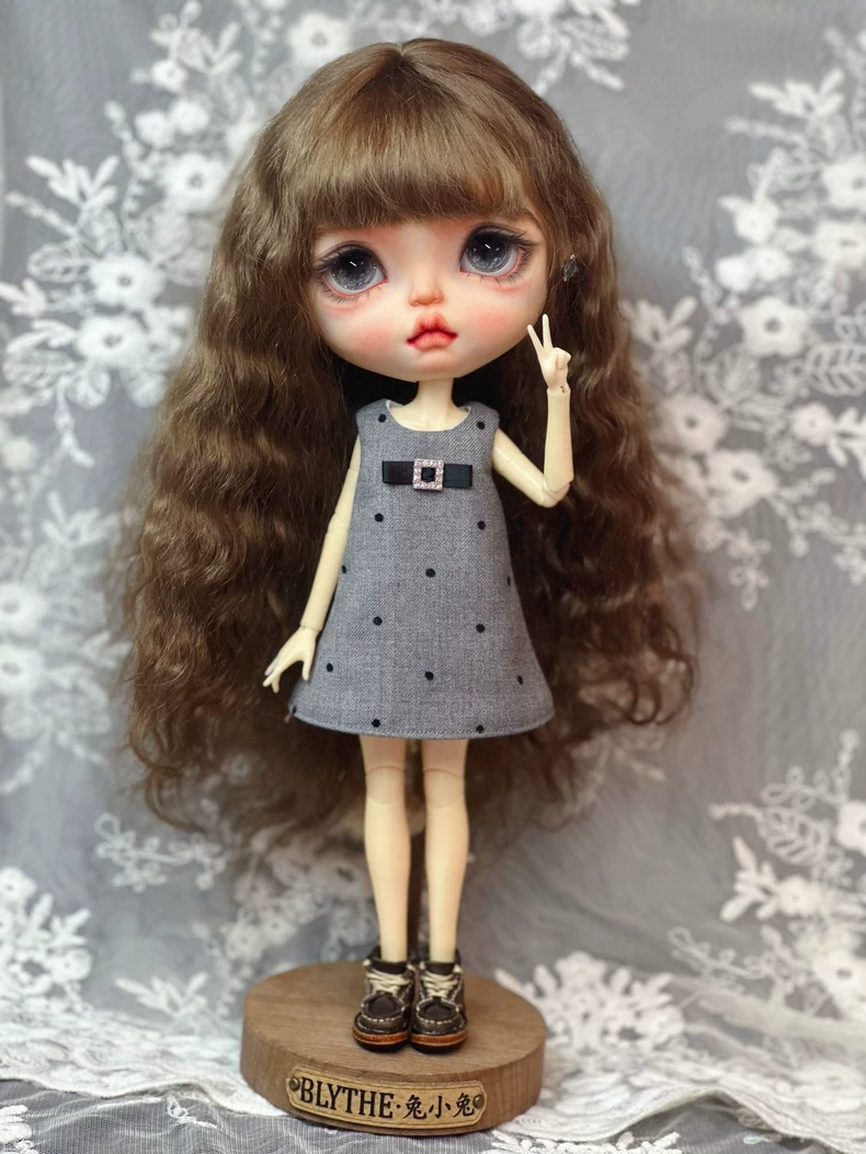 Charming Polka Dot Blythe Doll Dress – Elegant A-Line Outfit for ob24 Dolls - Image 3