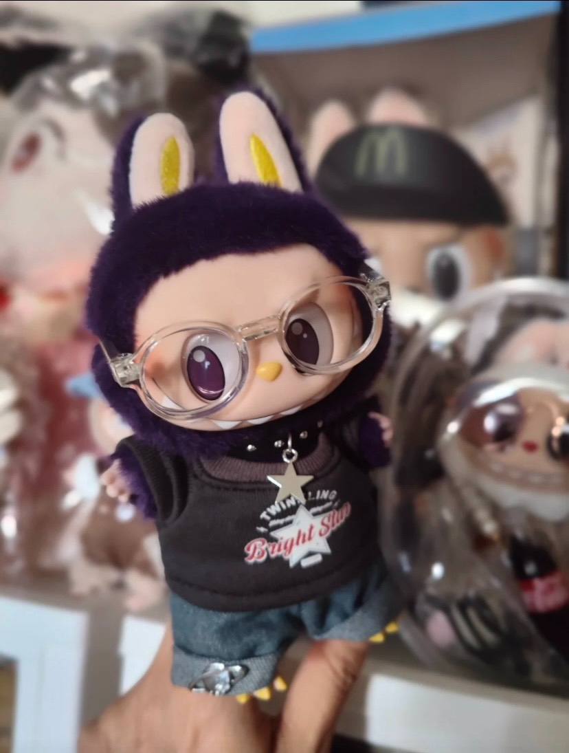 Trendy Labubu Doll Outfit – Cool Street Style Top, Pants & Necklace for 15cm Dolls - Image 5
