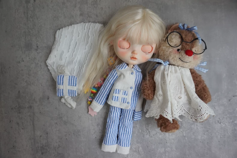 Charming Blue & White Hospital-Themed Blythe Doll Outfit – OB22 & OB24, Premium Cotton, Eye Mask & Hat Included - Image 1