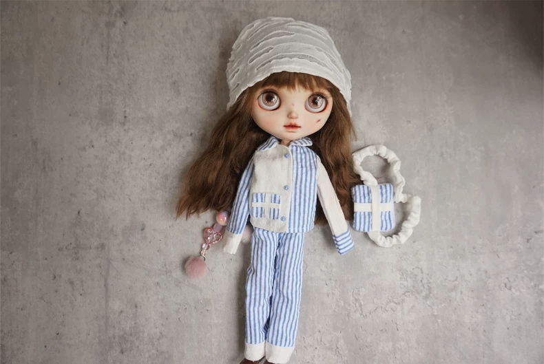 Charming Blue & White Hospital-Themed Blythe Doll Outfit – OB22 & OB24, Premium Cotton, Eye Mask & Hat Included - Image 3