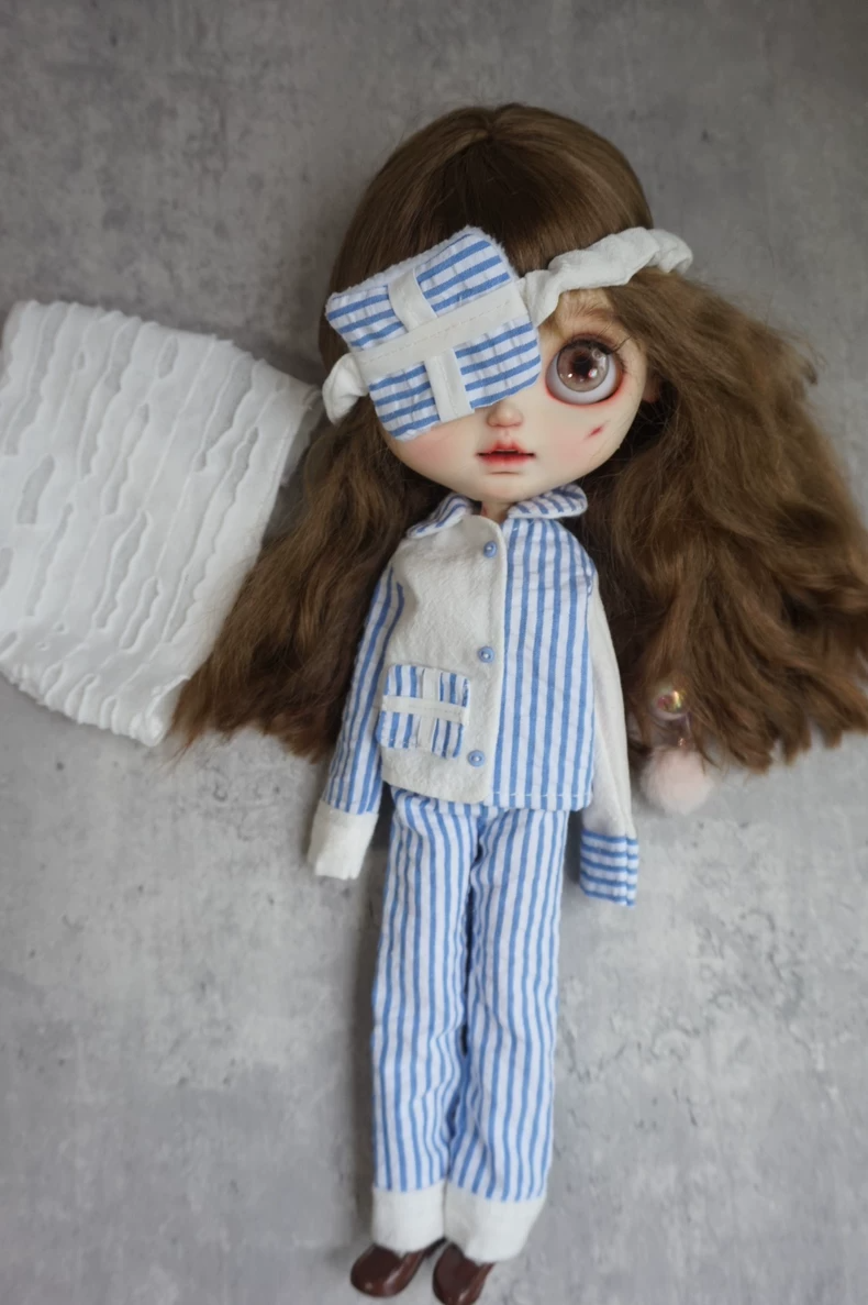 Charming Blue & White Hospital-Themed Blythe Doll Outfit – OB22 & OB24, Premium Cotton, Eye Mask & Hat Included - Image 4