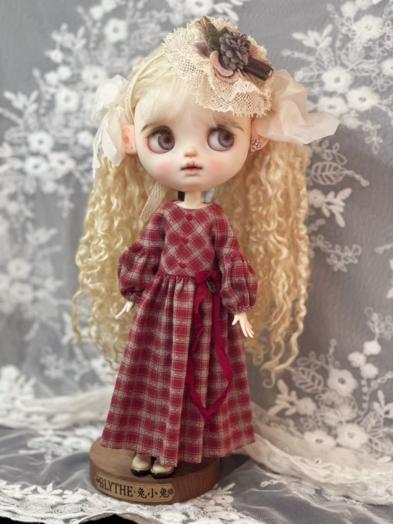 Charming Blythe Doll Plaid Dress Outfit – Elegant & Adjustable for ob24 Dolls - Image 1
