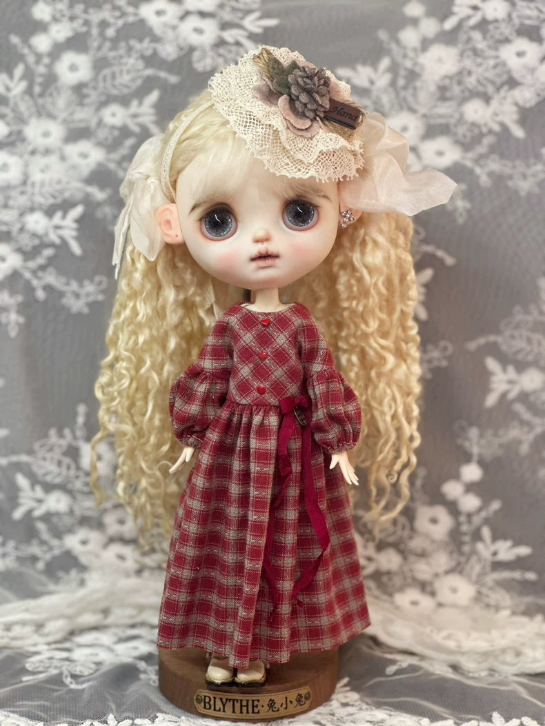 Charming Blythe Doll Plaid Dress Outfit – Elegant & Adjustable for ob24 Dolls - Image 4