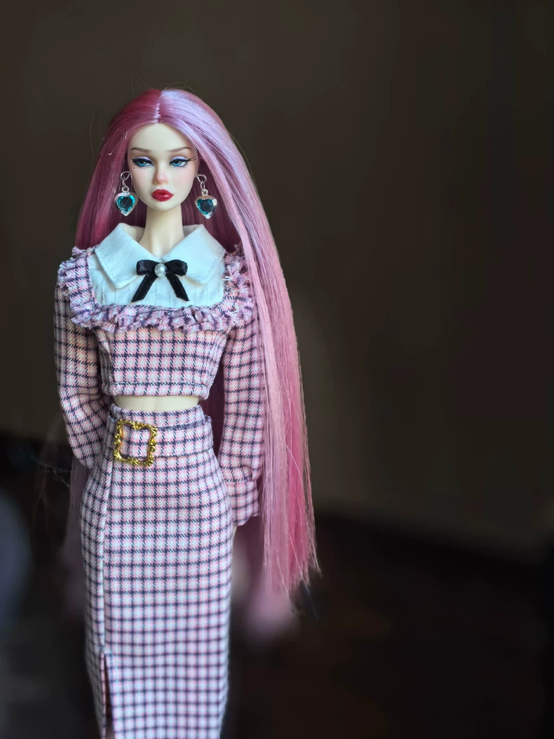 Elegant Pink & Black Plaid Blythe Outfit Set with Blouse, Gold Belt & Earrings - Image 1