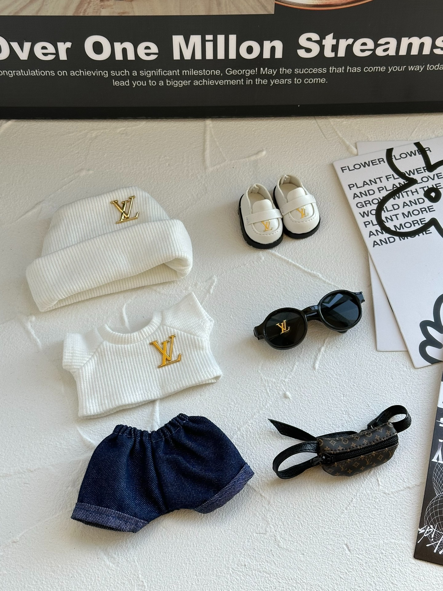 Stylish LABUBU 6-Piece Outfit: Customizable, Premium Quality, Trendy Fashion for Collectors & Casual Wearers - Image 2