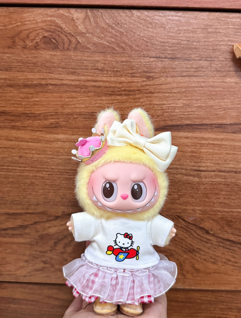 Charming KT-Themed Labubu Doll Outfit: White T-Shirt & Red Gingham Skirt for 17cm Figure - Image 3