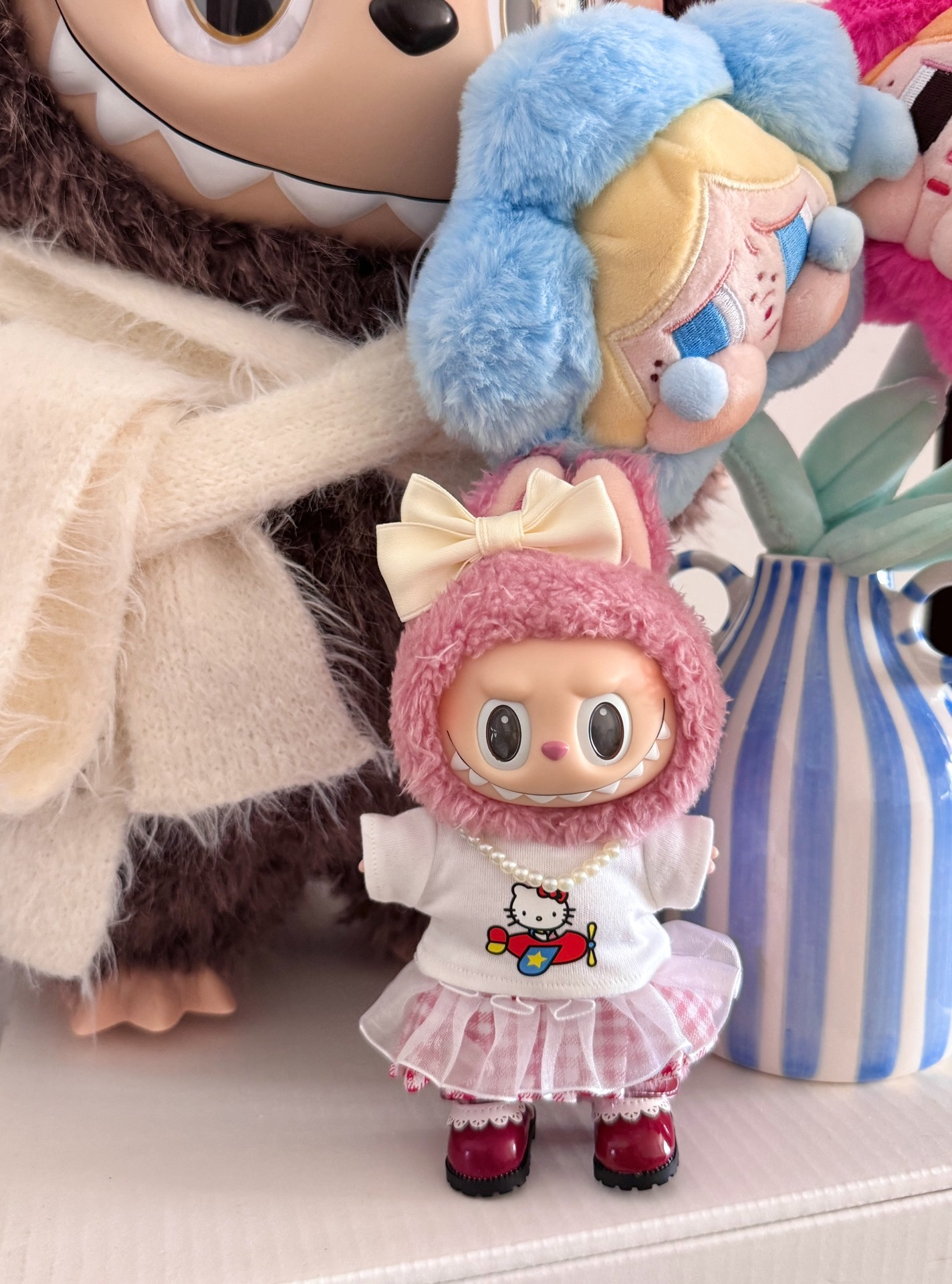 Charming KT-Themed Labubu Doll Outfit: White T-Shirt & Red Gingham Skirt for 17cm Figure - Image 6