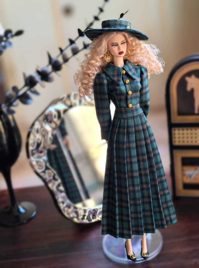 Vintage Green Plaid BJD 1/6 Doll Outfit – Elegant Dress with Hat & Accessories | Premium Quality - Image 1