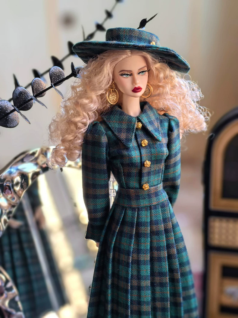 Vintage Green Plaid BJD 1/6 Doll Outfit – Elegant Dress with Hat & Accessories | Premium Quality - Image 2