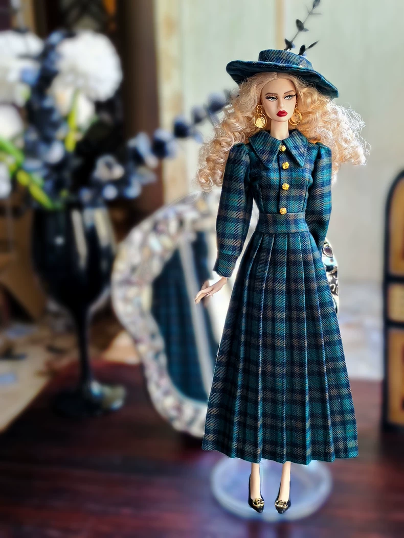 Vintage Green Plaid BJD 1/6 Doll Outfit – Elegant Dress with Hat & Accessories | Premium Quality - Image 3