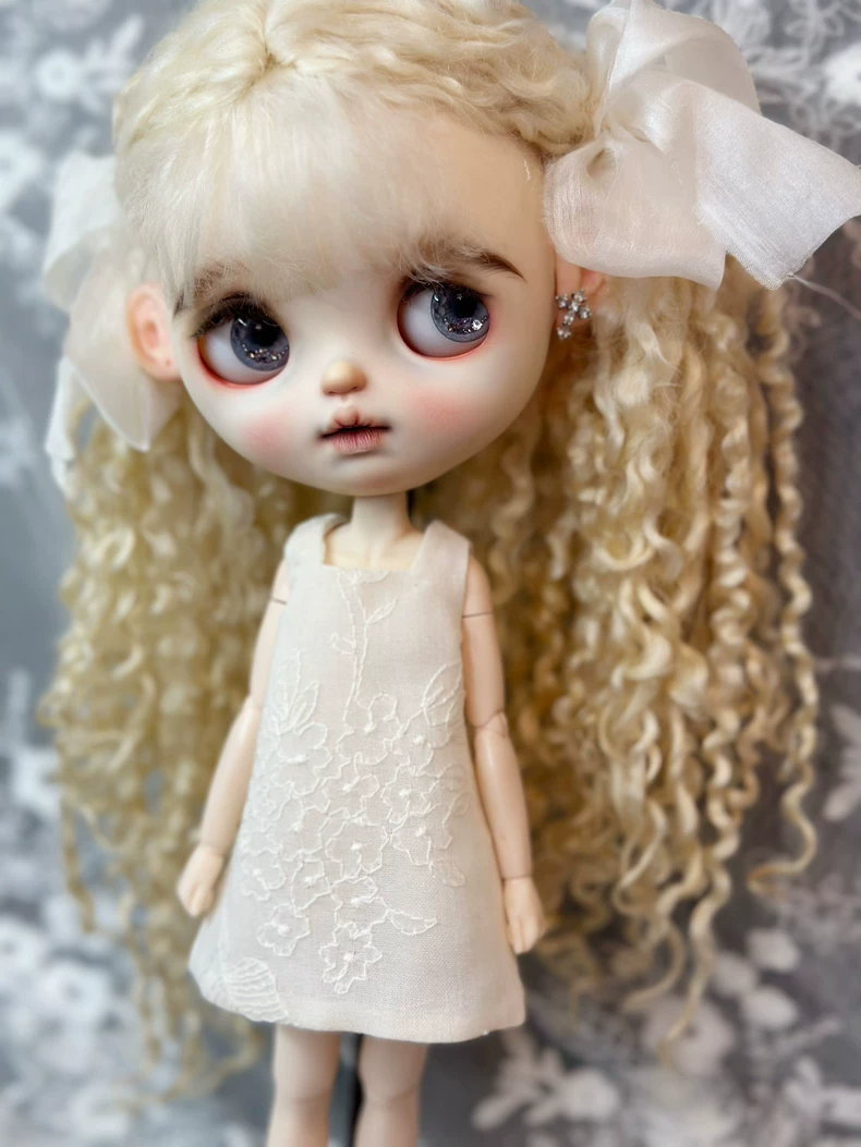Elegant Blythe Doll Dress: Delicate Floral Embroidery, Silk Lining, Adjustable Straps – Perfect for Collectors - Image 1
