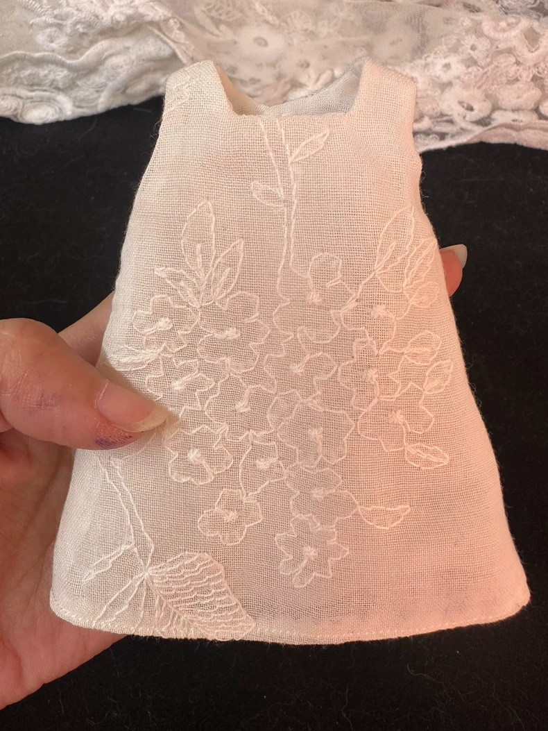 Elegant Blythe Doll Dress: Delicate Floral Embroidery, Silk Lining, Adjustable Straps – Perfect for Collectors - Image 2