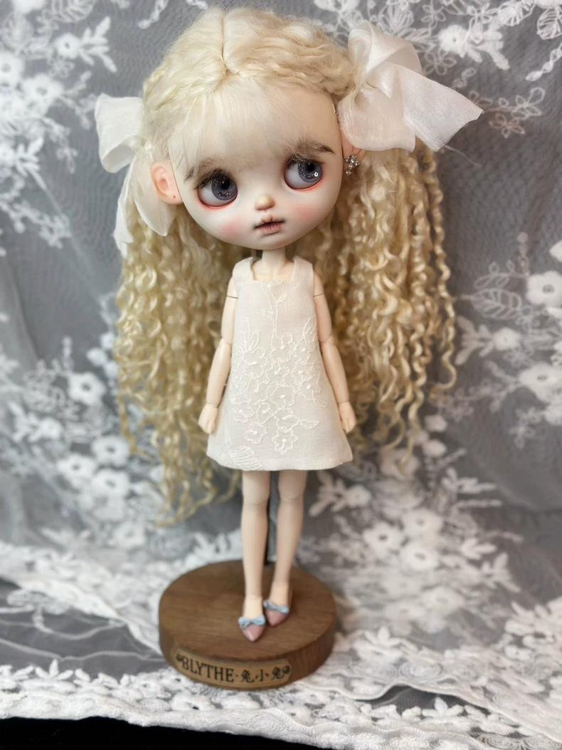 Elegant Blythe Doll Dress: Delicate Floral Embroidery, Silk Lining, Adjustable Straps – Perfect for Collectors - Image 7