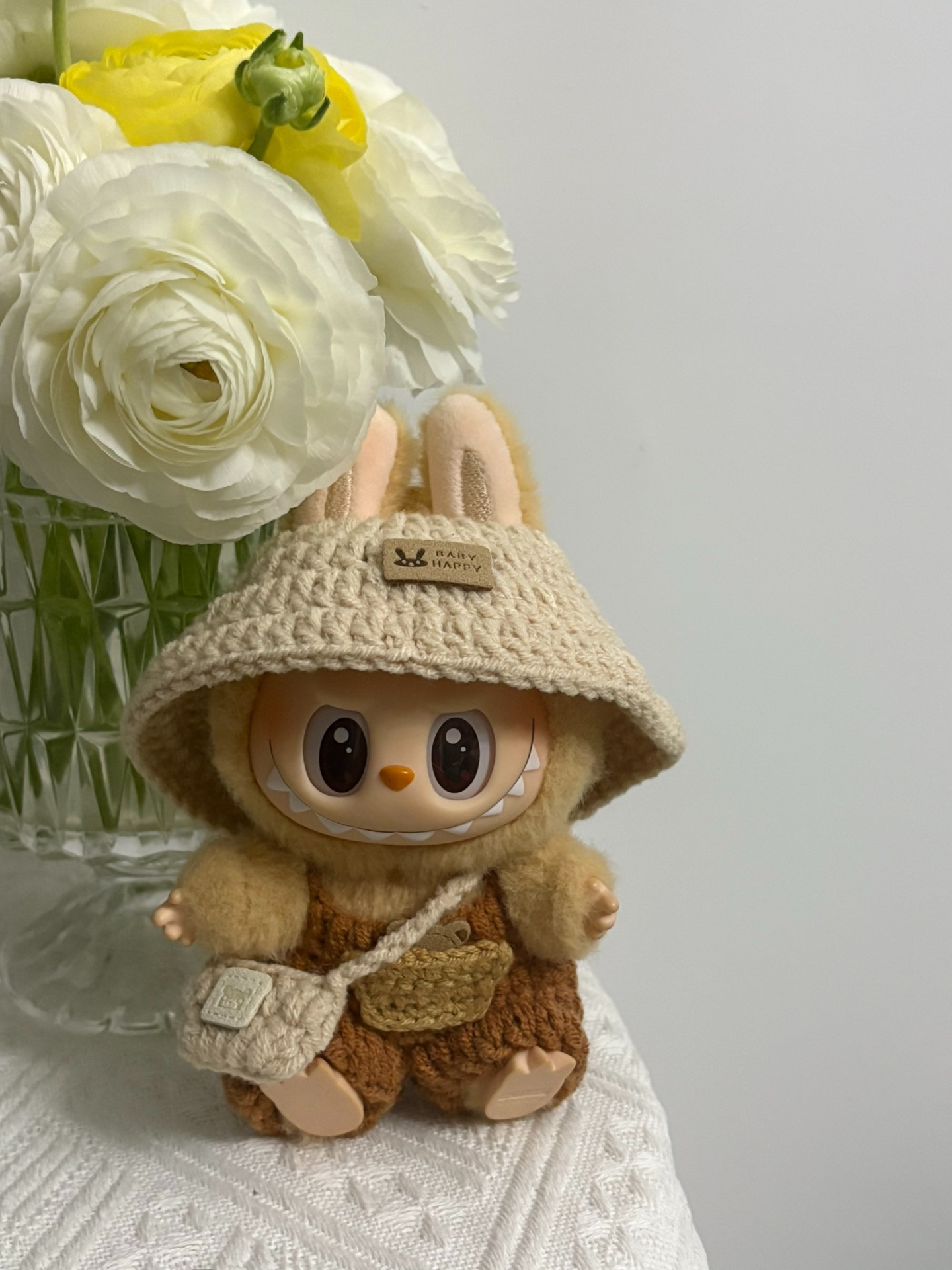 Handmade Labubu Bunny Outfit – Cozy & Adorable Doll Ensemble for Collectors - Image 1
