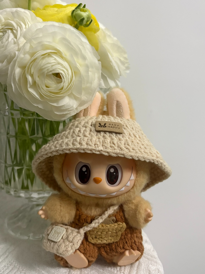 Handmade Labubu Bunny Outfit – Cozy & Adorable Doll Ensemble for Collectors - Image 2