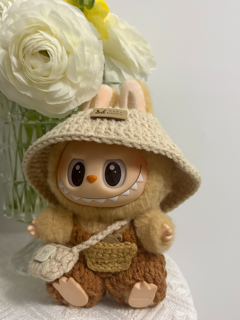 Handmade Labubu Bunny Outfit – Cozy & Adorable Doll Ensemble for Collectors - Image 3