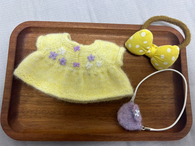 Charming Labubu Doll Outfit: Yellow Dress, Polka-Dot Bow & Matching Bag – Perfect for Play & Display! - Image 2