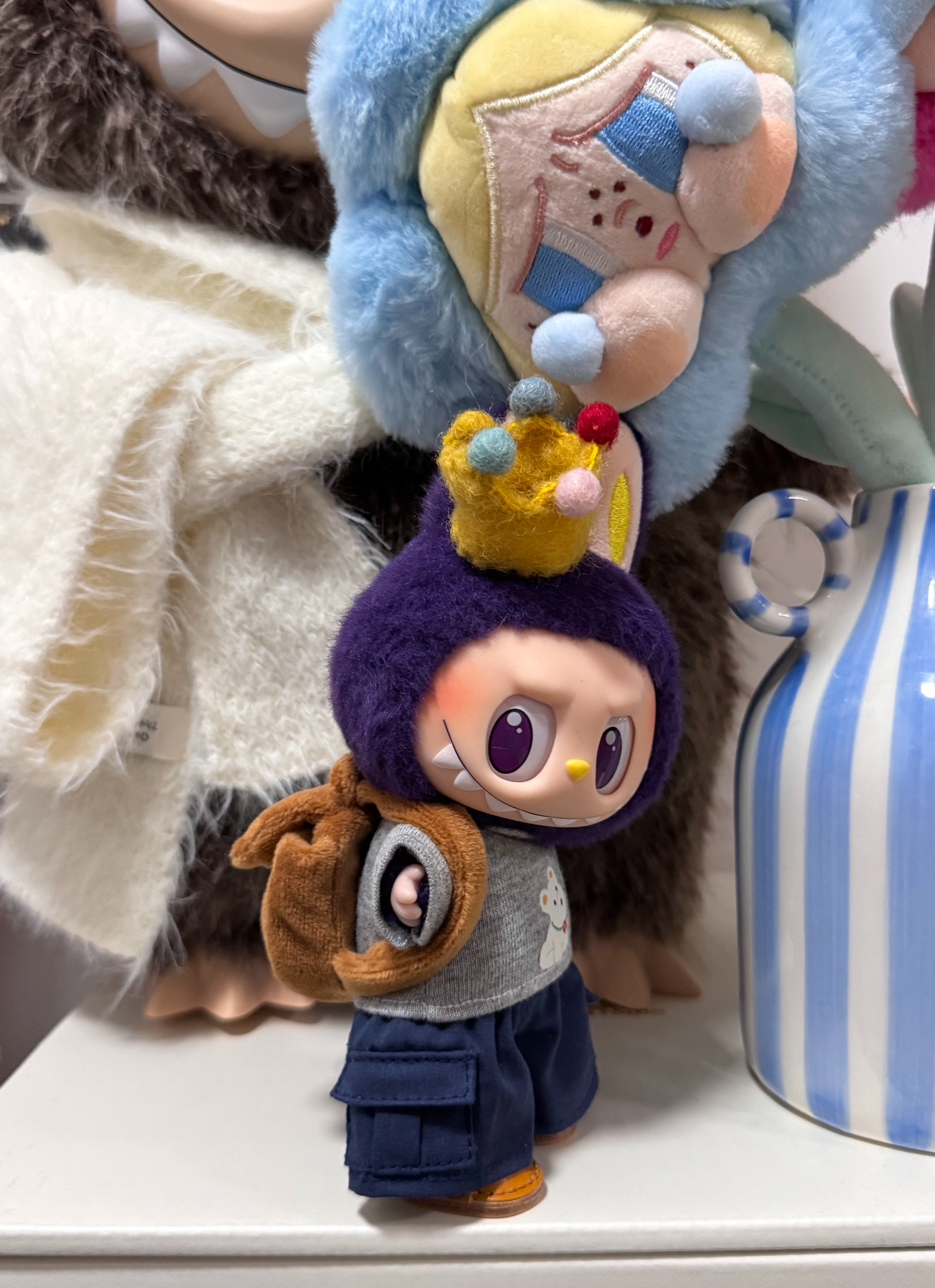 Charming Labubu Doll Outfit: Crown, Bear Print Sweater & Navy Pants – Premium Collectible Playwear - Image 3