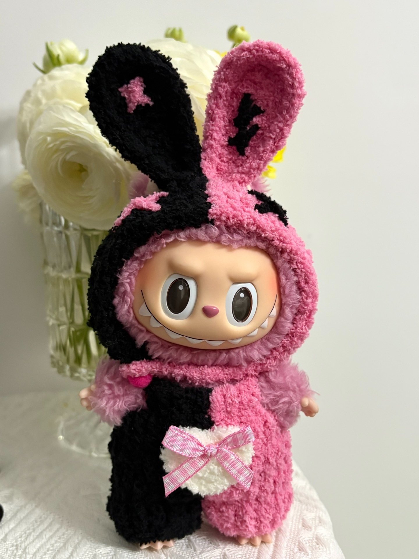 Custom Labubu Bunny Outfit: Pink & Black Two-Tone Plush Doll Ensemble for Collectors - Image 5