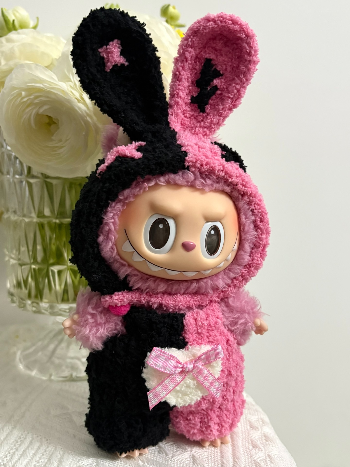 Custom Labubu Bunny Outfit: Pink & Black Two-Tone Plush Doll Ensemble for Collectors - Image 6