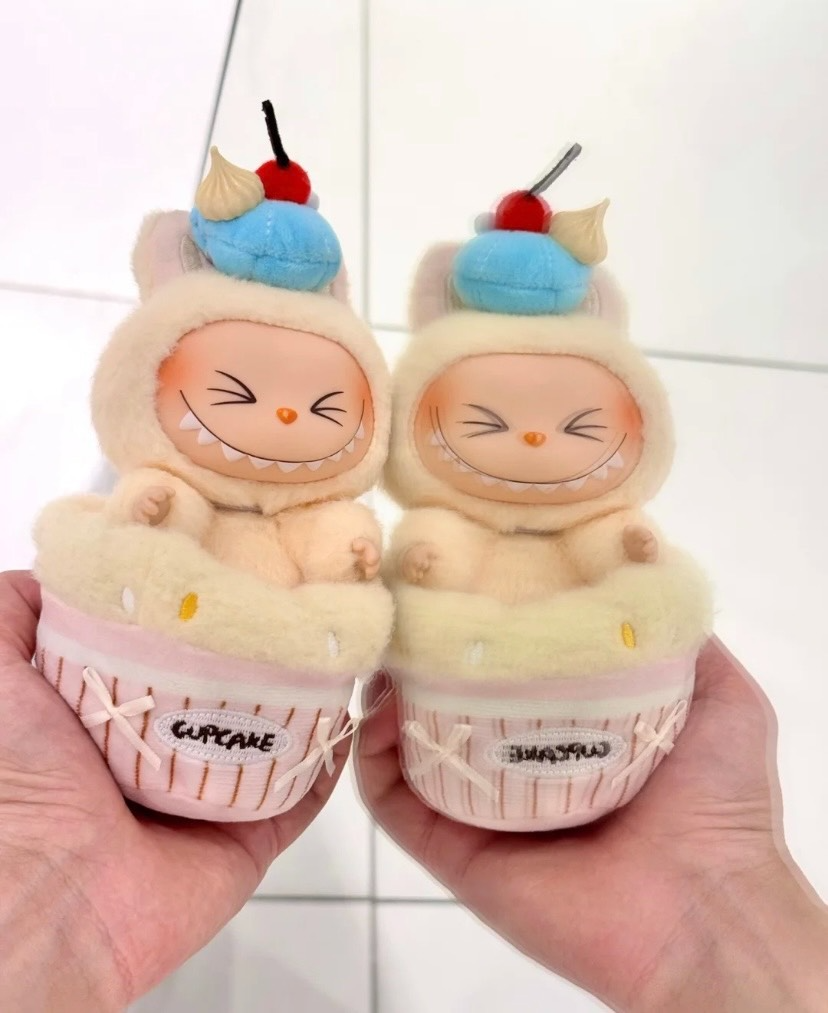 Adorable Cupcake Labubu Doll Outfit – Soft Plush Costume with Cream Hat & Cake Base - Image 1